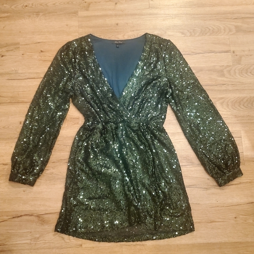 Honey Punch Forest Green Long Sleeve Shorts Romper L Keyhole Sleeve
